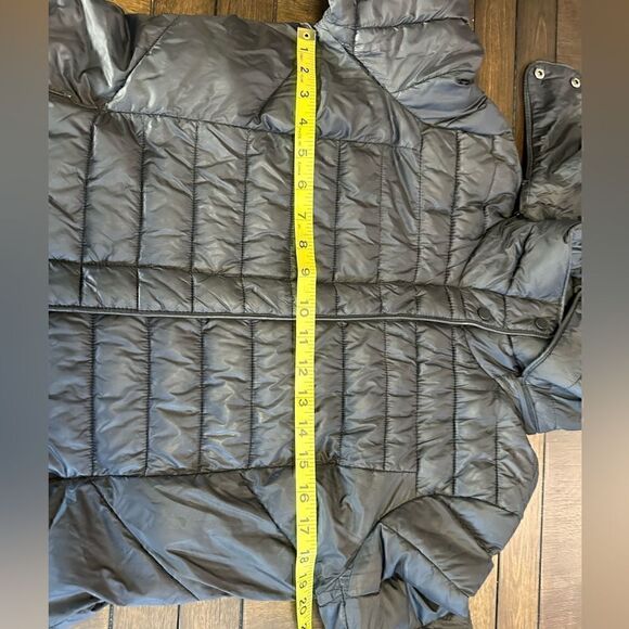 Kenneth Cole New York Women’s Medium Black Quilted Parka Full Zip - Picture 6 of 7